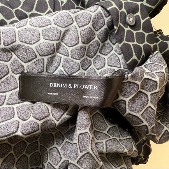 EUC M Denim & Flower Button Down Short Sleeve Shirt Black & Light Sage Green 011 - Picture 8 of 8